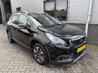 Vaurioauto  passenger cars Peugeot 2008 1.2 PureTech Allure G-403-ST 2019/11