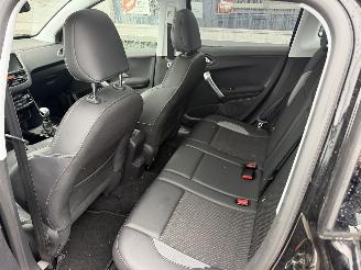 Peugeot 2008 1.2 PureTech Allure G-403-ST picture 25