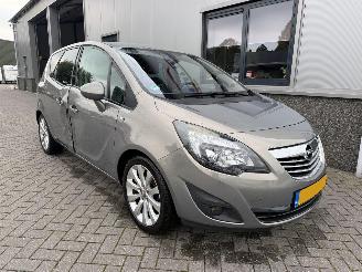 Schadeauto Opel Meriva 1.4 Turbo Cosmo 12-PDP-4 2011/1