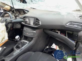Peugeot 308 308 SW (L4/L9/LC/LJ/LR), Combi 5-drs, 2014 / 2021 1.6 BlueHDi 120 picture 10