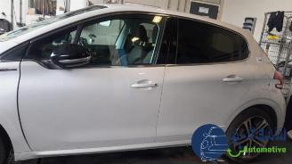 Peugeot 208 208 I (CA/CC/CK/CL), Hatchback, 2012 / 2019 1.2 12V e-THP PureTech 110 picture 5