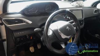 Peugeot 208 208 I (CA/CC/CK/CL), Hatchback, 2012 / 2019 1.2 12V e-THP PureTech 110 picture 14