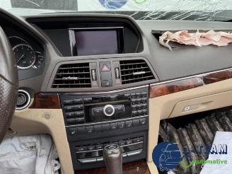 Mercedes E-klasse E (R207), Cabrio, 2010 / 2017 E-200 CGI 16V BlueEfficiency picture 23