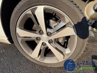 Peugeot 308 308 SW (L4/L9/LC/LJ/LR), Combi 5-drs, 2014 / 2021 1.2 12V e-THP PureTech 130 picture 13
