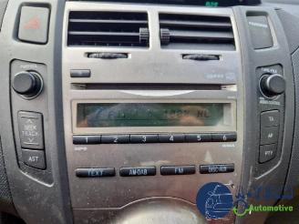 Toyota Yaris Yaris II (P9), Hatchback, 2005 / 2014 1.0 12V VVT-i picture 23