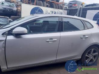 Volvo V-40 V40 (MV), Hatchback 5-drs, 2012 / 2019 2.0 D3 16V picture 5