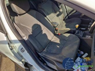 Renault Clio Clio IV (5R), Hatchback 5-drs, 2012 / 2021 0.9 Energy TCE 90 12V picture 28