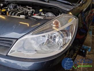 Vrakbiler auto Renault Clio Clio III (BR/CR), Hatchback, 2005 / 2014 1.2 16V 75 2008/4