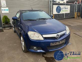 Vrakbiler auto Opel Tigra Tigra Twin Top, Cabrio, 2004 / 2010 1.4 16V 2004/11