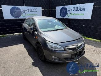 skadebil auto Opel Astra Astra J (PC6/PD6/PE6/PF6), Hatchback 5-drs, 2009 / 2015 1.7 CDTi 16V 110 2011/5