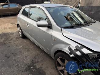 Kia Cee d Pro cee'd (EDB3), Hatchback 3-drs, 2008 / 2012 1.4 CVVT 16V picture 5