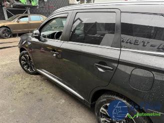 Mitsubishi Outlander Outlander (GF/GG), SUV, 2012 / 2022 2.0 16V PHEV 4x4 picture 5