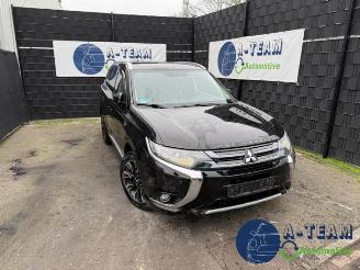 Vrakbiler auto Mitsubishi Outlander Outlander (GF/GG), SUV, 2012 / 2022 2.0 16V PHEV 4x4 2015/10