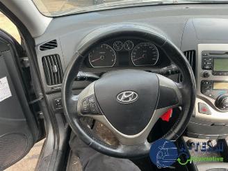 Hyundai I-30 i30 Crosswagon (WWH), Combi, 2007 / 2012 1.4 CVVT 16V picture 18