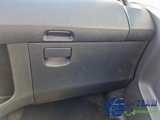 Toyota Yaris Yaris II (P9), Hatchback, 2005 / 2014 1.3 16V VVT-i picture 32