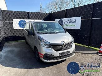 Vrakbiler auto Renault Trafic Trafic Passenger (1JL/2JL/3JL/4JL), Bus, 2014 1.6 dCi 95 2016/9