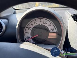 Peugeot 107 107, Hatchback, 2005 / 2014 1.0 12V picture 17