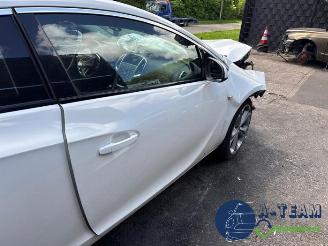 Opel Astra Astra J GTC (PD2/PF2), Hatchback 3-drs, 2011 / 2018 1.4 Turbo 16V ecoFLEX 140 picture 33