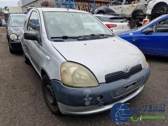 Toyota Yaris Yaris (P1), Hatchback, 1999 / 2005 1.0 16V VVT-i picture 2