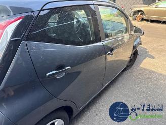 Toyota Aygo Aygo (B40), Hatchback, 2014 1.0 12V VVT-i picture 33