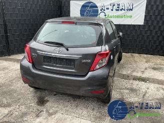 Vrakbiler auto Toyota Yaris Yaris III (P13), Hatchback, 2010 / 2020 1.0 12V VVT-i 2012/5