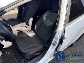 Ford Fiesta Fiesta 6 (JA8), Hatchback, 2008 / 2018 1.0 Ti-VCT 12V 65 picture 12