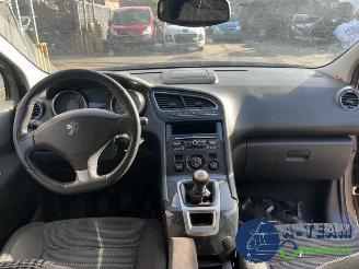 Peugeot 5008 5008 I (0A/0E), MPV, 2009 / 2017 1.6 THP 16V picture 12