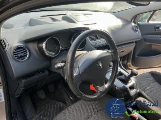 Peugeot 5008 5008 I (0A/0E), MPV, 2009 / 2017 1.6 THP 16V picture 15
