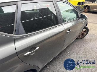 Kia Cee d Cee'd Sporty Wagon (EDF), Combi, 2007 / 2012 1.4 16V picture 31