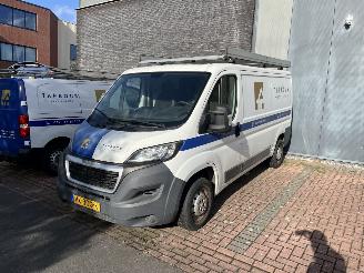 krockskadad bil bedrijf Peugeot Boxer l2h1 2016/6