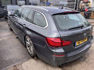 krockskadad bil auto BMW 5-serie 520 executive 2015/10