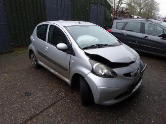 Vaurioauto  passenger cars Toyota Aygo Aygo (B10), Hatchback, 2005 / 2014 1.0 12V VVT-i 2009/2