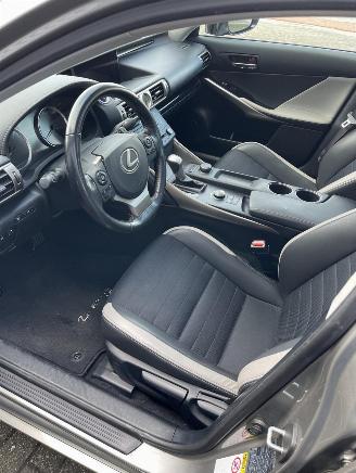 Lexus IS 300h Sport Edition picture 12