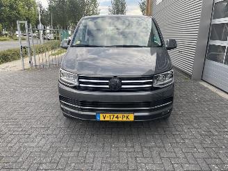 krockskadad bil bedrijf Volkswagen Transporter Dubbelcabine met weinig km. 2.0 TDI L2H1 DC Trendline 2018/4