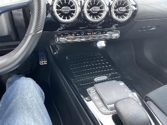 Mercedes Cla-klasse met weinig km. 200 Business Solution AMG picture 17