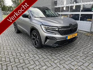 krockskadad bil auto Renault Espace E-Tech full hybrid 200 esprit Alpine 7p. 2023/12