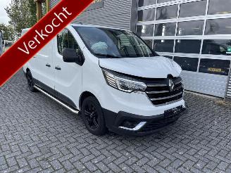 Vrakbiler auto Renault Trafic 2.0 Blue dCi 150 EDC T30 L2H1 Extra 2024/6