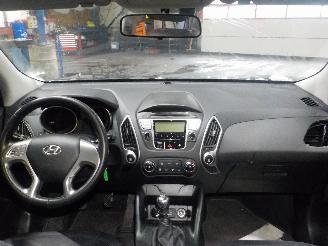 Hyundai Ix35 iX 35 (LM) SUV 1.7 CRDi 16V (D4FD) [85kW]  (11-2010/09-2015) picture 5