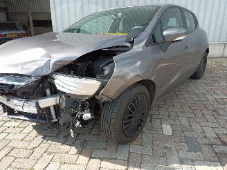 škoda osobní automobily Renault Clio Clio IV (5R) Hatchback 5-drs 0.9 Energy TCE 90 12V (H4B-400(H4B-A4)) [=
66kW]  (11-2012/...) 2014/7