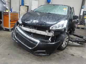 skadebil auto Peugeot 208 208 I (CA/CC/CK/CL) Hatchback 1.2 Vti 12V PureTech 82 (EB2F(HMZ)) [60k=
W]  (03-2012/12-2019) 2016/3