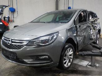 Auto da rottamare Opel Astra Astra K Hatchback 5-drs 1.6 CDTI 110 16V (B16DTE(Euro 6)) [81kW]  (06-=
2015/12-2022) 2016/10