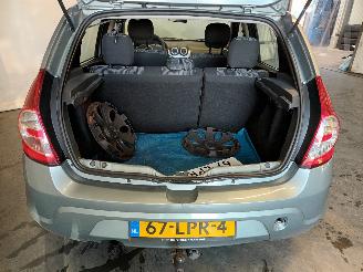 Dacia Sandero Sandero I (BS) Hatchback 1.4 LPG (K7J-714) [53kW]  (01-2009/12-2012) picture 17