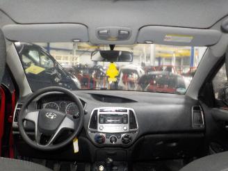 Hyundai I-20 i20 Hatchback 1.2i 16V (G4LA) [63kW]  (03-2012/12-2015) picture 5