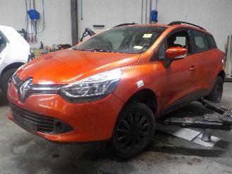 Autoverwertung Renault Clio Clio IV Estate/Grandtour (7R) Combi 5-drs 0.9 Energy TCE 90 12V (H4B-4=
08(H4B-B4)) [66kW]  (01-2013/08-2021) 2015