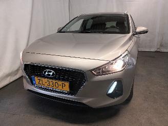 Damaged car Hyundai I-30 i30 Wagon (PDEF5) Combi 1.0 T-GDI 12V (G3LC) [88kW]  (03-2017/...) 2018/2