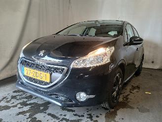 Unfallwagen Peugeot 208 208 I (CA/CC/CK/CL) Hatchback 1.2 Vti 12V PureTech 82 (EB2F(HMZ)) [60k=
W]  (03-2012/12-2019) 2012/10