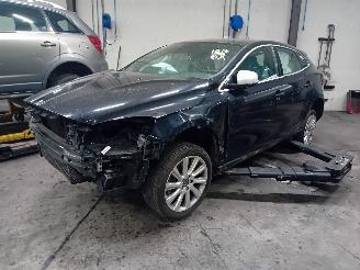 Vrakbiler auto Volvo V-40 V40 (MV) Hatchback 5-drs 2.0 D4 16V (D4204T14) [140kW]  (05-2014/08-20=
19) 2014