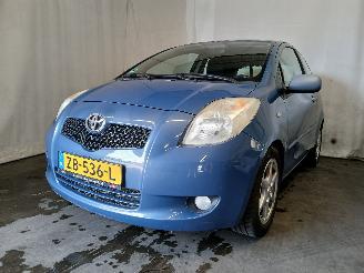 škoda osobní automobily Toyota Yaris Yaris II (P9) Hatchback 1.3 16V VVT-i (2SZFE) [64kW]  (08-2005/11-2010=
) 2007/4