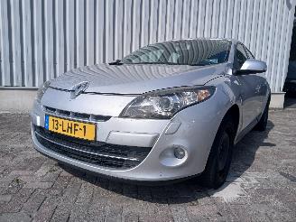 Unfallwagen Renault Mégane Megane III Berline (BZ) Hatchback 5-drs 1.4 16V TCe 130 (H4J-700(H4J-A=
7)) [96kW]  (04-2009/02-2016) 2010/4