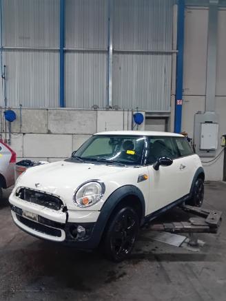 Autoverwertung Mini Mini Mini (R56) Hatchback 1.4 16V One (N12-B14A) [70kW]  (11-2006/03-2010) 2008